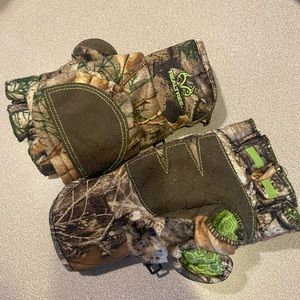 Realtree kids gloves